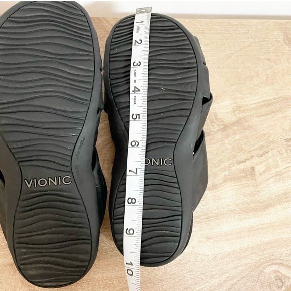 Vionic Black Juno Leather Crossed Braided Round Toe Sandals 6.5 - Picture 8 of 9